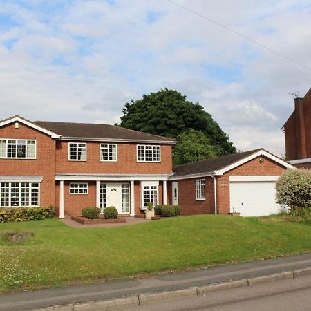 Unwind In Comfort At Cosy Caradus Your 4 Bedroom Home Sweet Home! Birmingham Eksteriør billede