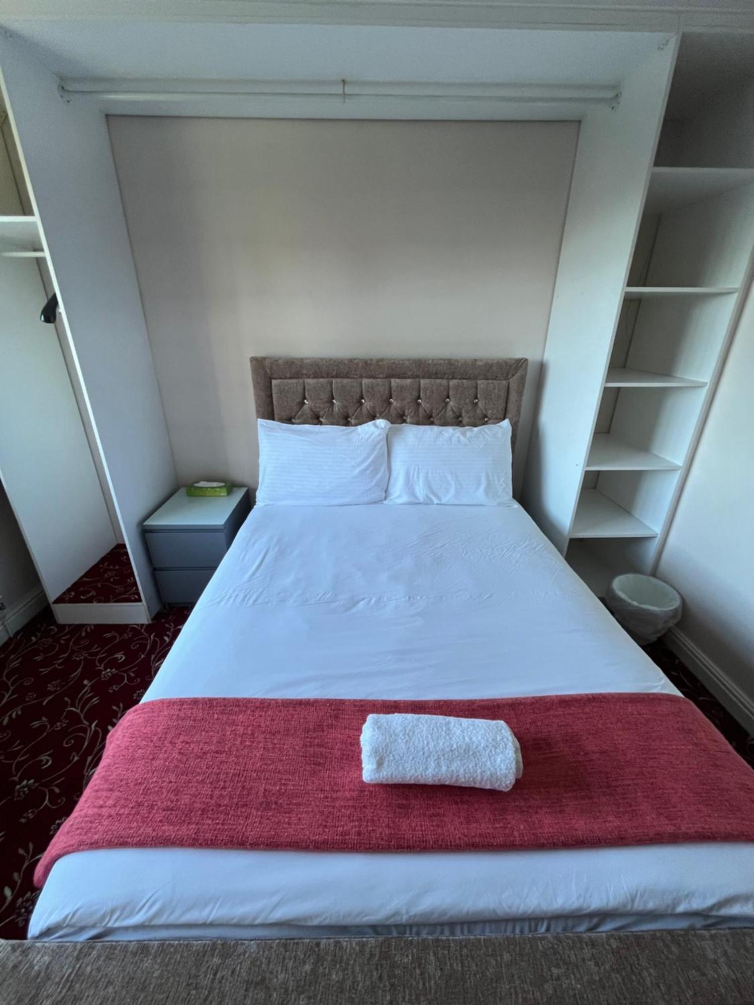 Unwind In Comfort At Cosy Caradus Your 4 Bedroom Home Sweet Home! Birmingham Eksteriør billede