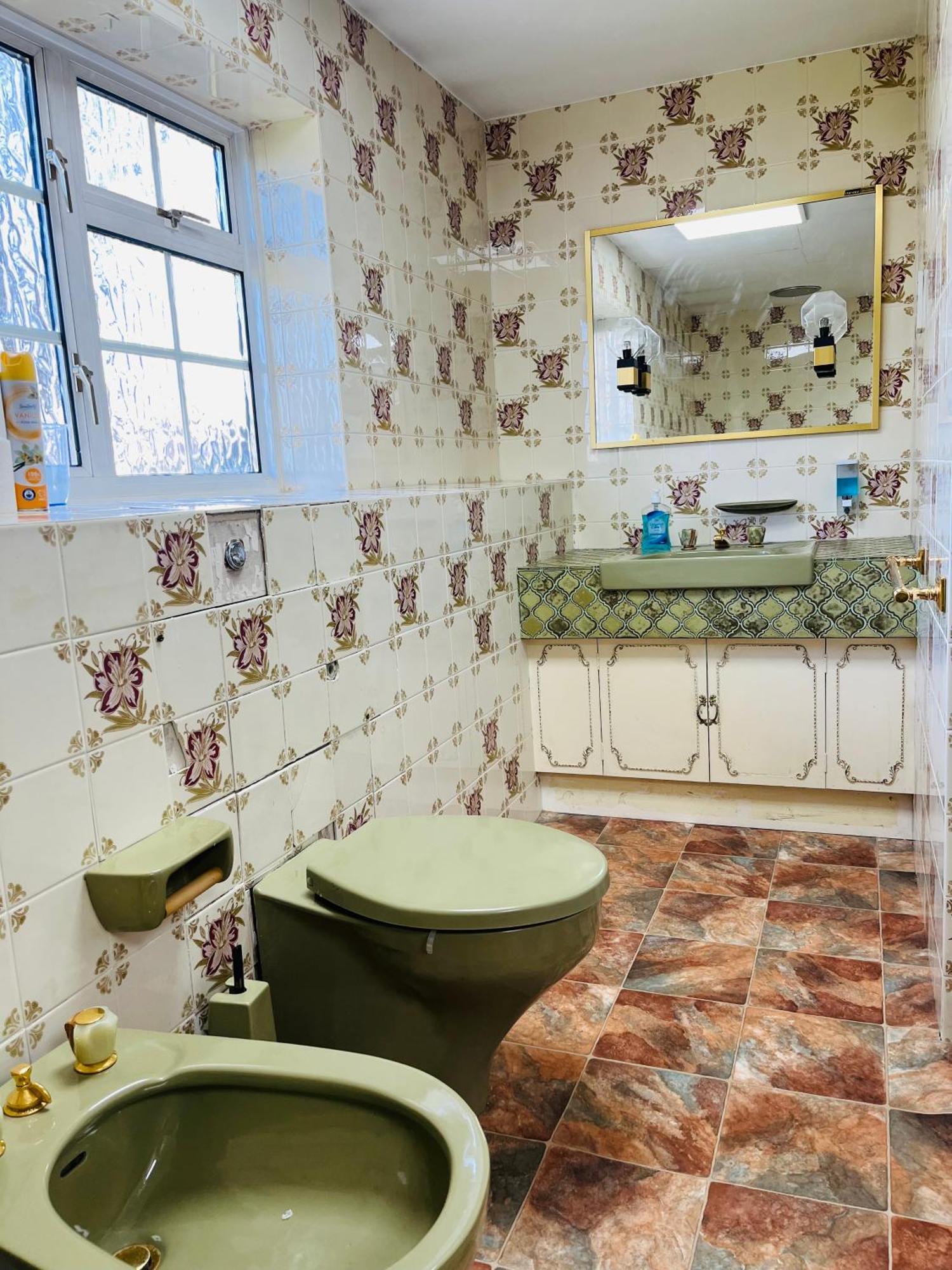 Unwind In Comfort At Cosy Caradus Your 4 Bedroom Home Sweet Home! Birmingham Eksteriør billede