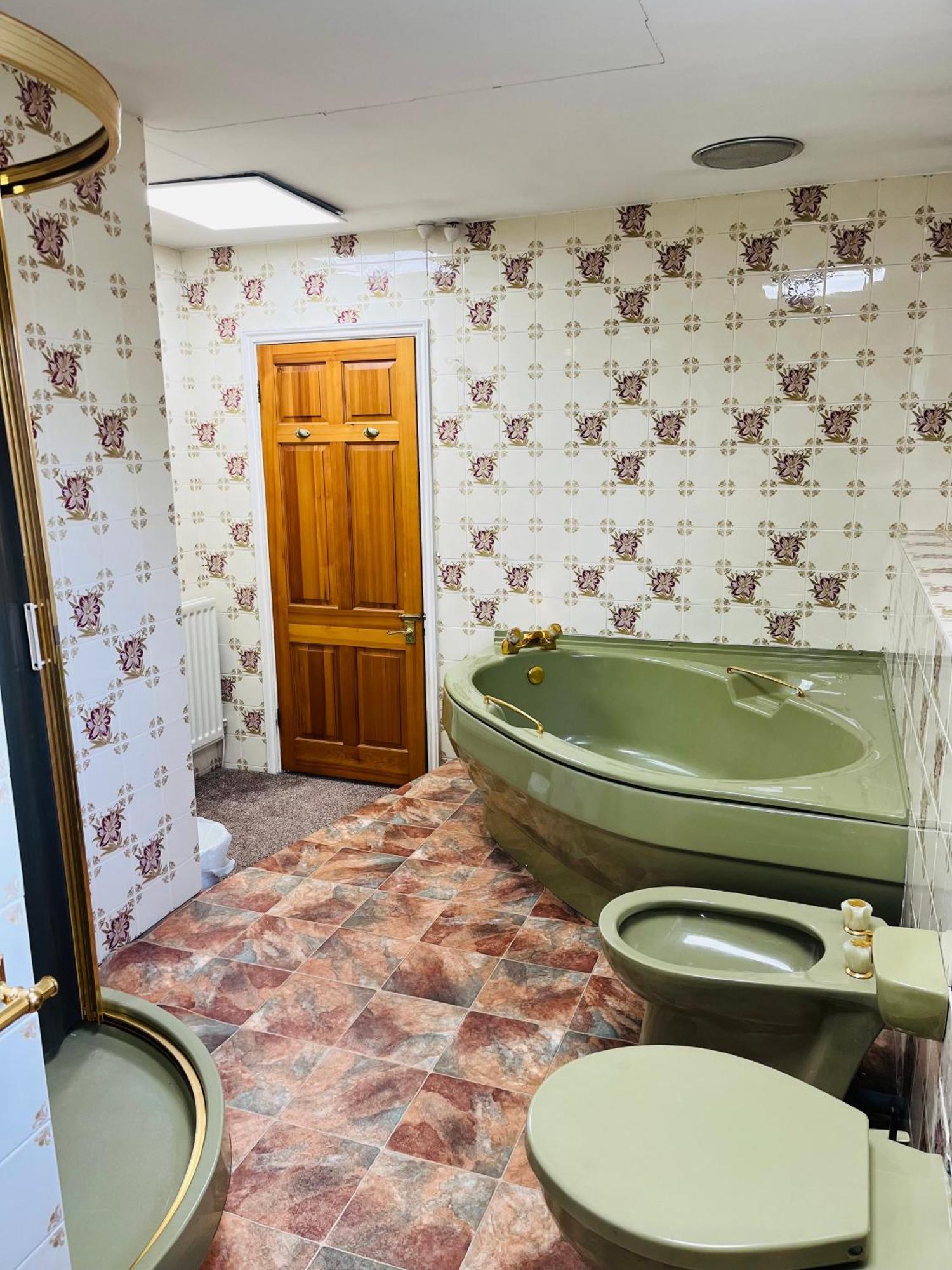 Unwind In Comfort At Cosy Caradus Your 4 Bedroom Home Sweet Home! Birmingham Eksteriør billede