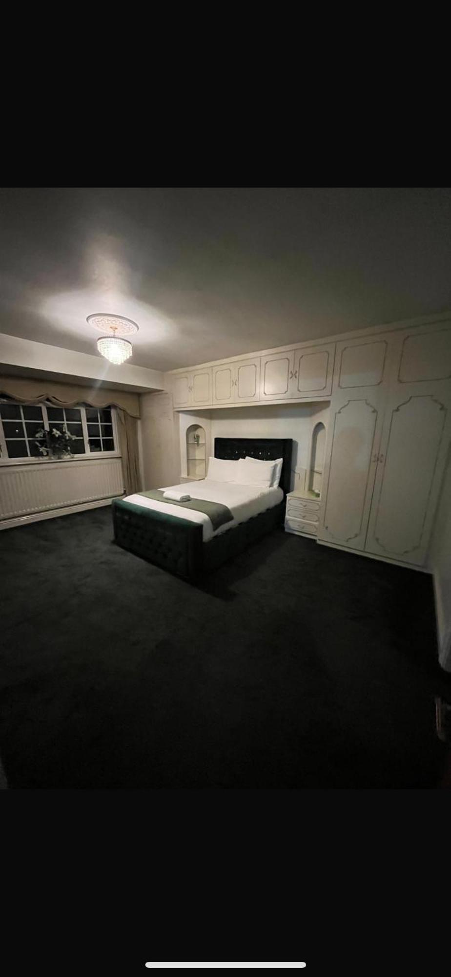 Unwind In Comfort At Cosy Caradus Your 4 Bedroom Home Sweet Home! Birmingham Eksteriør billede