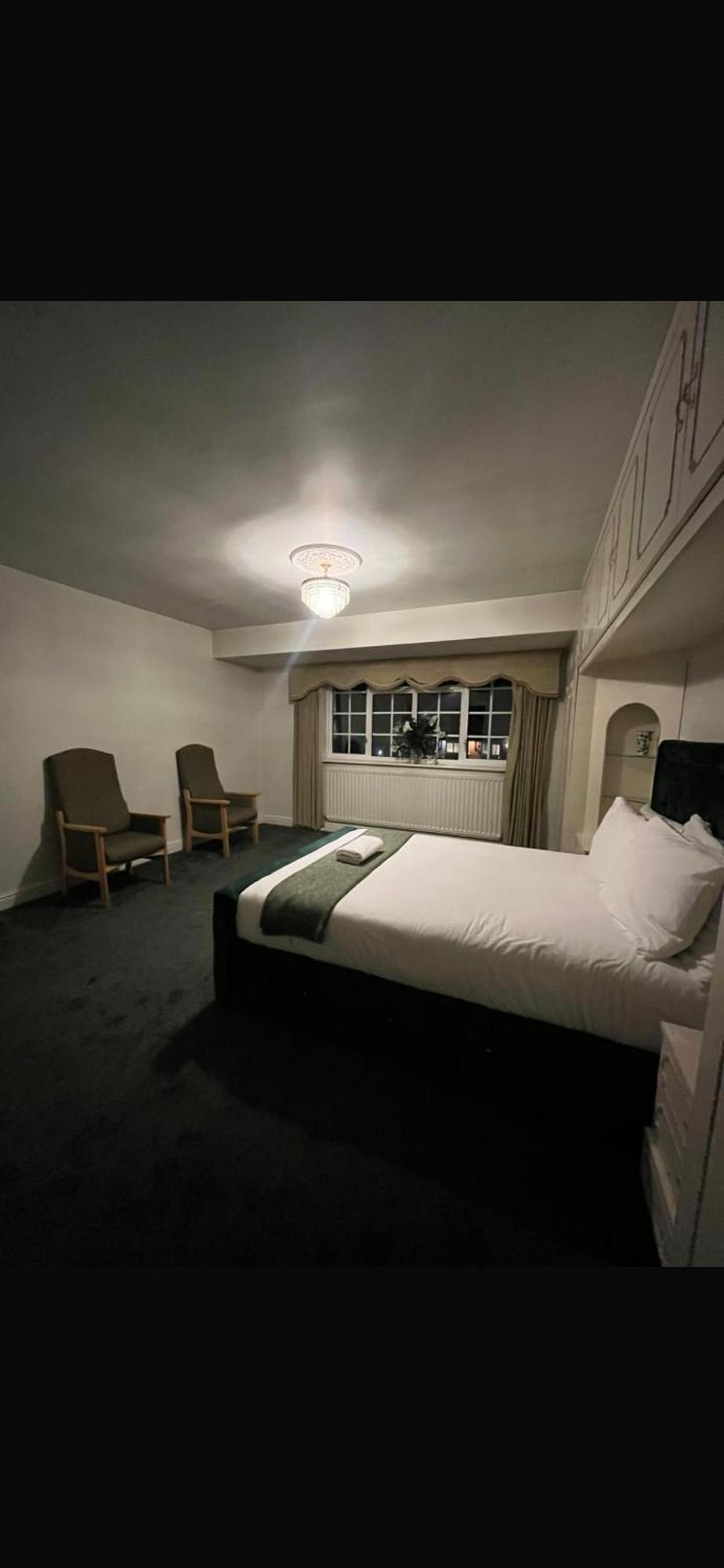 Unwind In Comfort At Cosy Caradus Your 4 Bedroom Home Sweet Home! Birmingham Eksteriør billede
