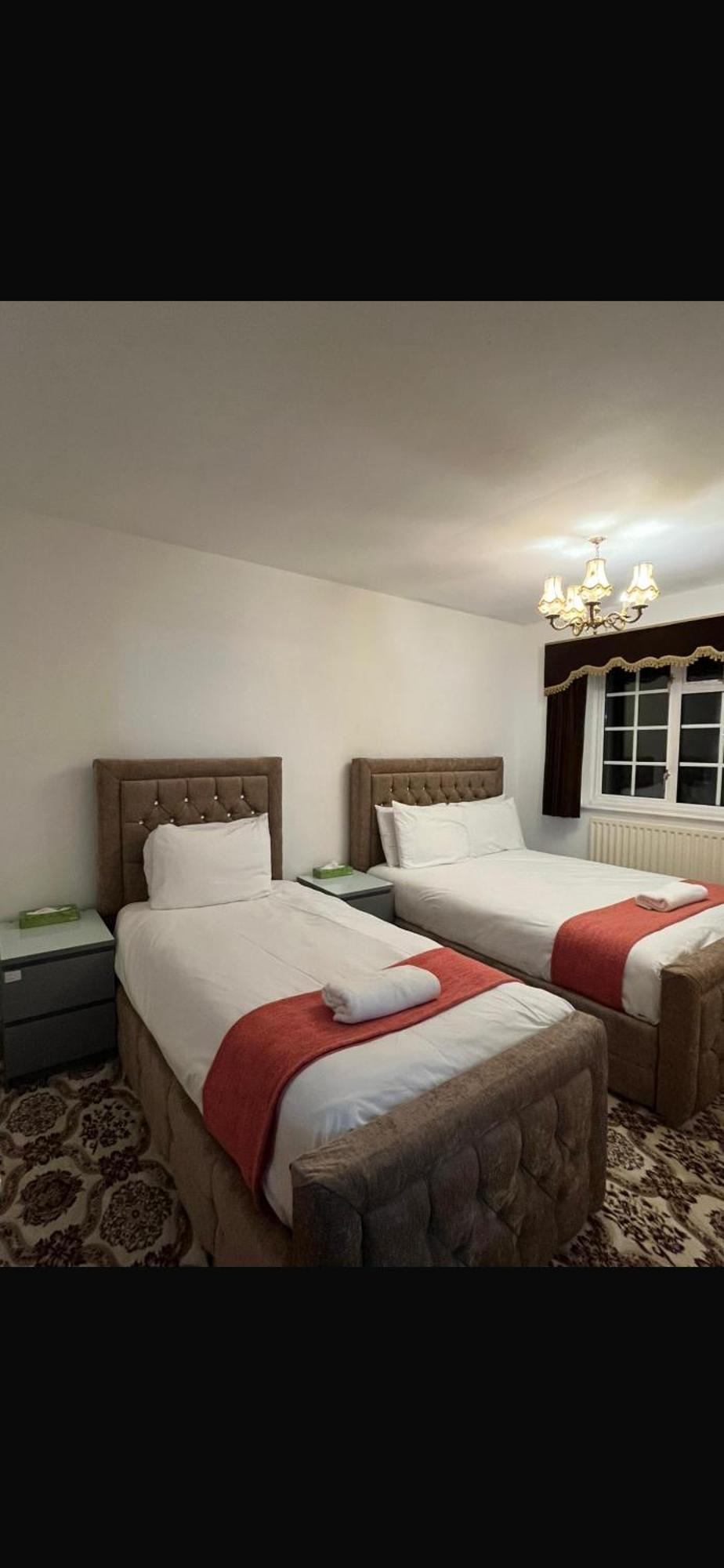Unwind In Comfort At Cosy Caradus Your 4 Bedroom Home Sweet Home! Birmingham Eksteriør billede